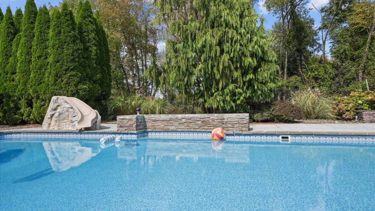 Warwick House | Enchanting Paradise with Pool & Hot Tub