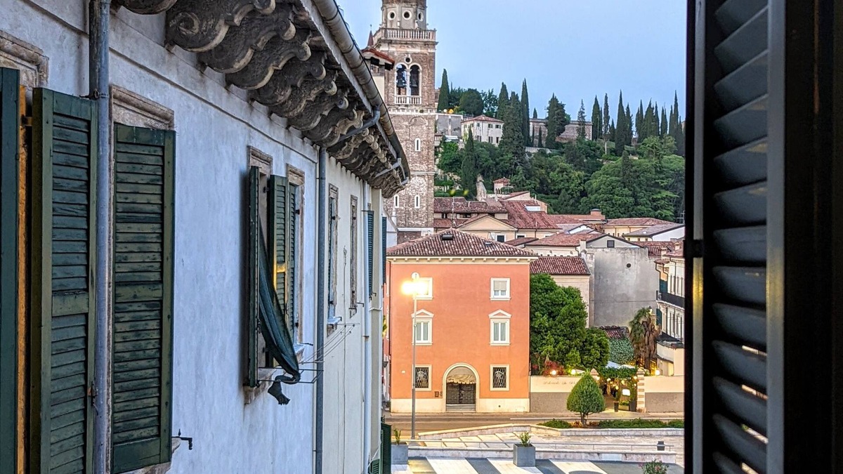 Citta Antica Apartment | Enchanting Verona - Piazza Isolo
