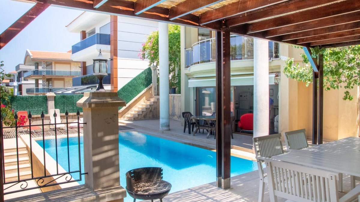Cesme Villa | Enchanting Villa with Backyard in Cesme near Beach