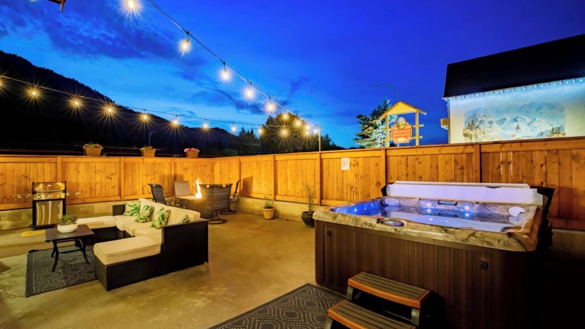 Downtown Leavenworth Cabin | Enchantment Lodges *Unit A - 5 min Walk to DT Leavenworth WA!