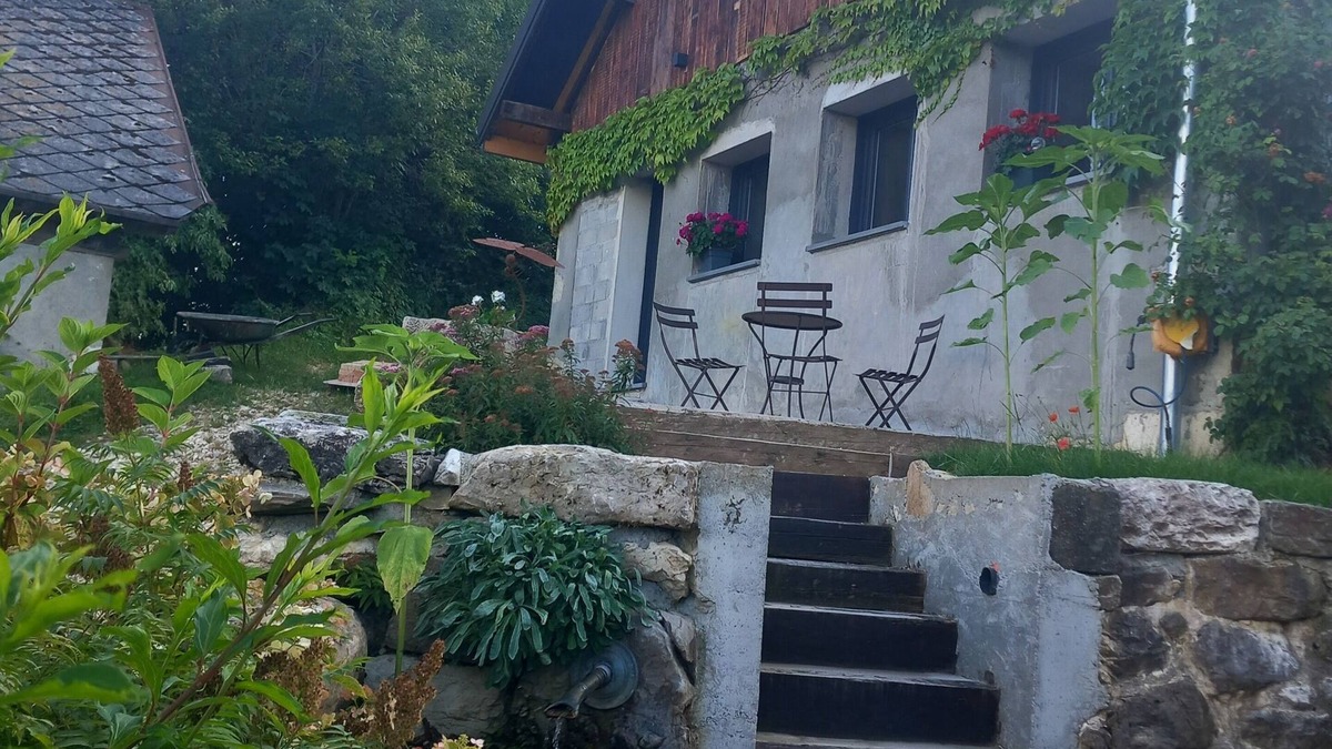 Leschaux House | Encien Petit Atelier Rénover a15 Minute du lac d Annecy et à Côté de Sentiers