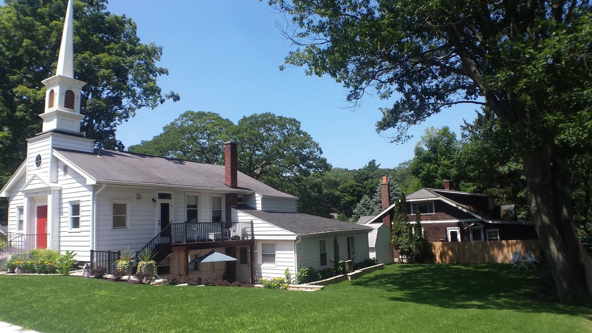 Beachwood-Bluffton House | End of Summer 10% OFF! Fantastic for a family/group walk to best beach in MI!