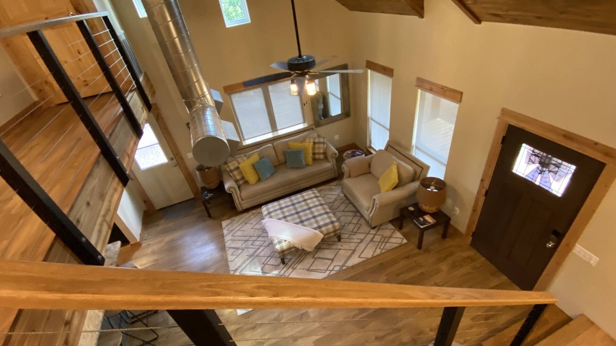 Sulphur Cabin | End of Summer Special Aug & Sept! Sleeps 10 Book two nights & 3rd night is free!
