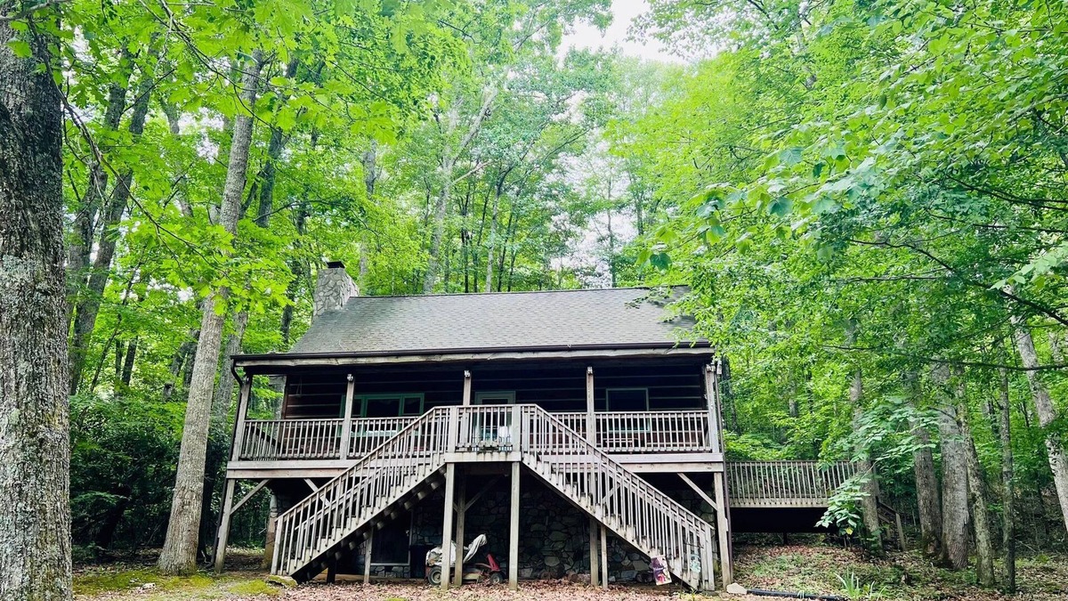 Boone Cabin | End of the Rainbow Wi-Fi, Private, 5 mins to Boone