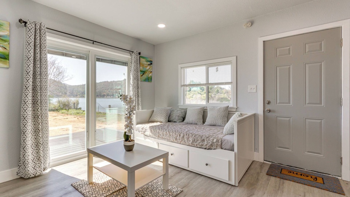 Clearlake Apartment | End Unit w/Clear Lake Access in NorCal!