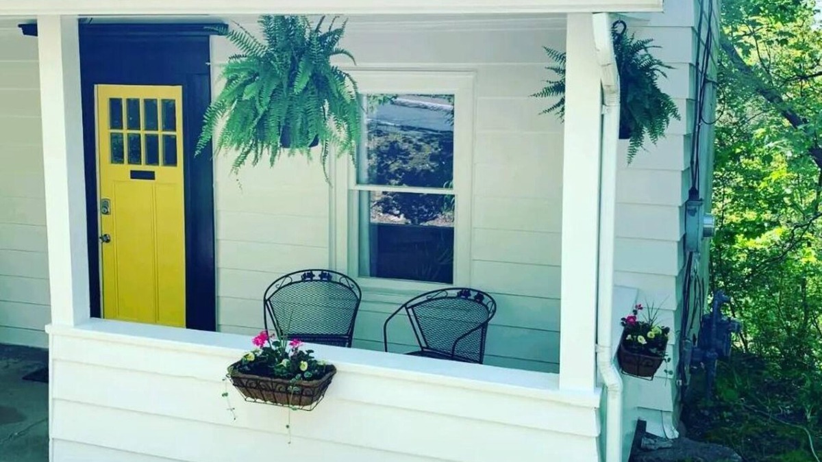 North Adams Cottage | Endearing cottage in the Berkshires, walking distance to downtown and Mass MoCA.