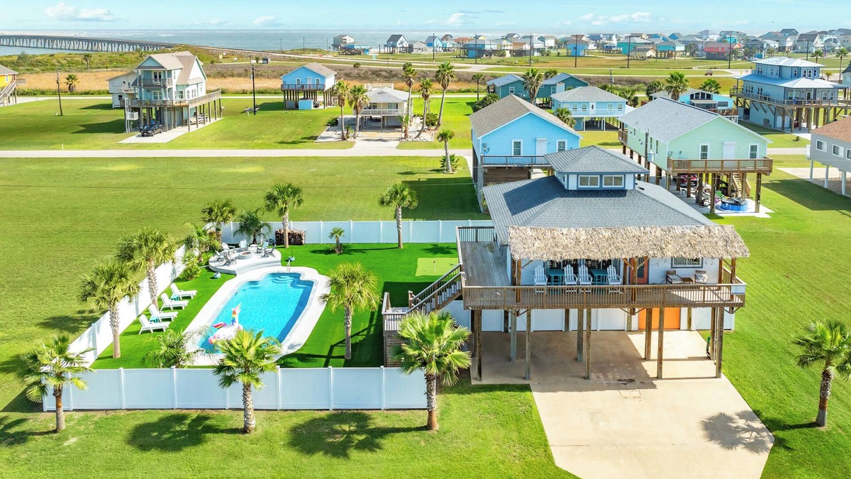 San Luis House | Endless Activities-Private Pool,Hot Tub,Fire Pits!