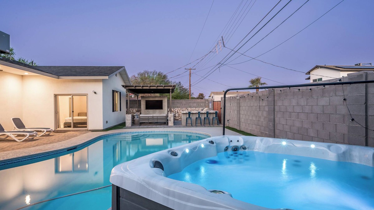 Scottsdale Estates Ten House | Endless entertainment and 1.5 miles from Old Town, stay at Sunbaked Terrace