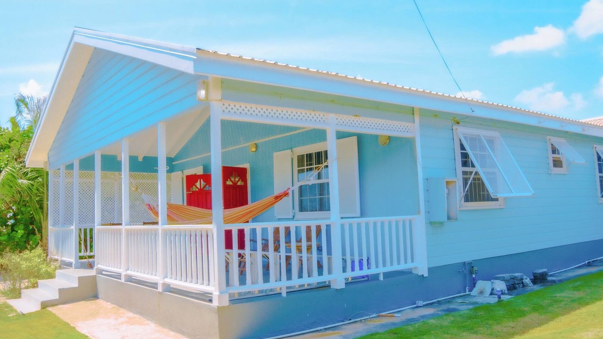 Inch Marlowe House | "Endless Summer": 3-bedroom house in fabulous Christ Church with WiFi, AC
