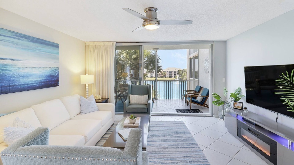 Jupiter Bay House | Endless Summer,Jupiter Walk to Beach & Restaurants!