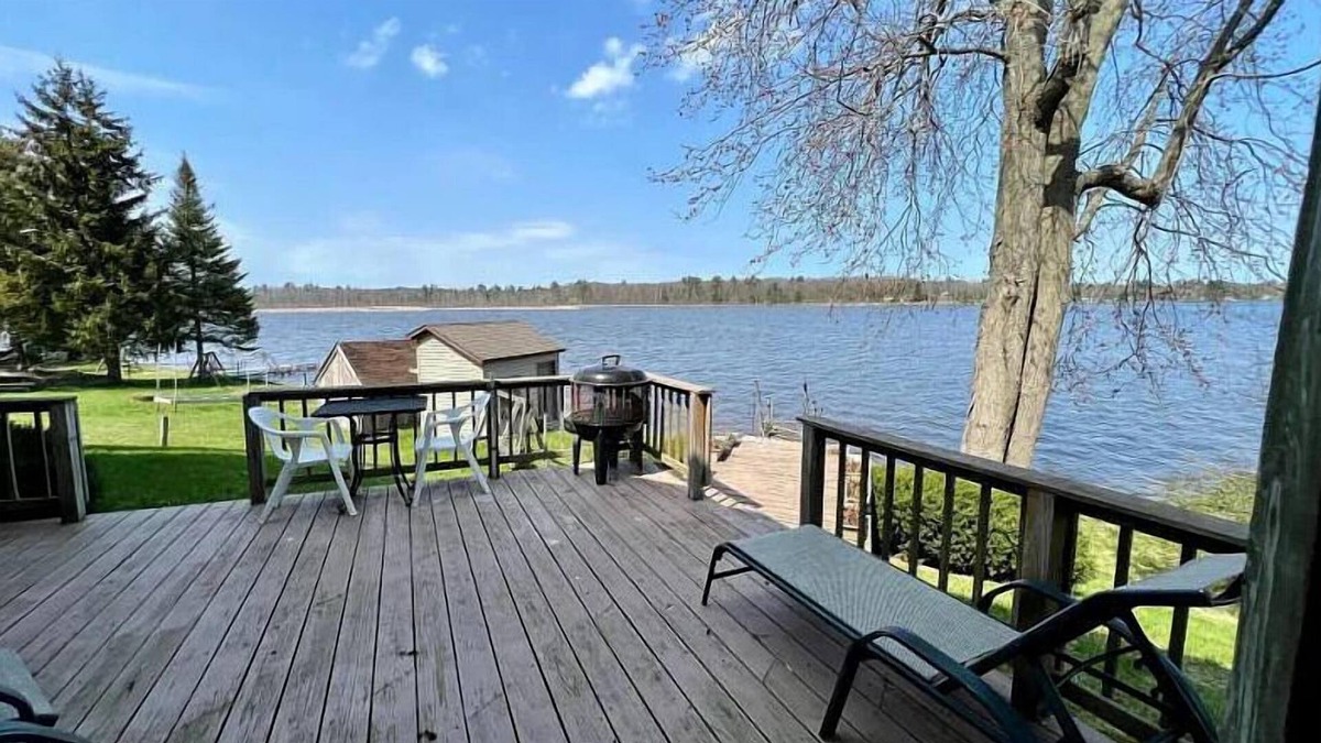 Oscoda House | Endless Summer(Oscoda, Mi) Sleeps 7, Waterfront, Indoor Pool, Hot Tub