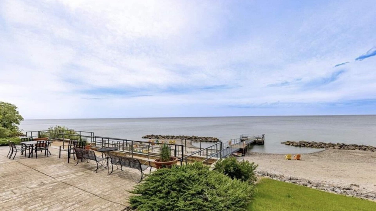 Geneva-on-the-Lake Condo | Endless Summer - Sleeps 6 Condo