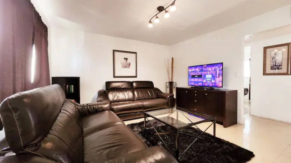 Riverside Park Apartment | Endless Summer Rentals 3 bedroom 2 Bath - entire apartment