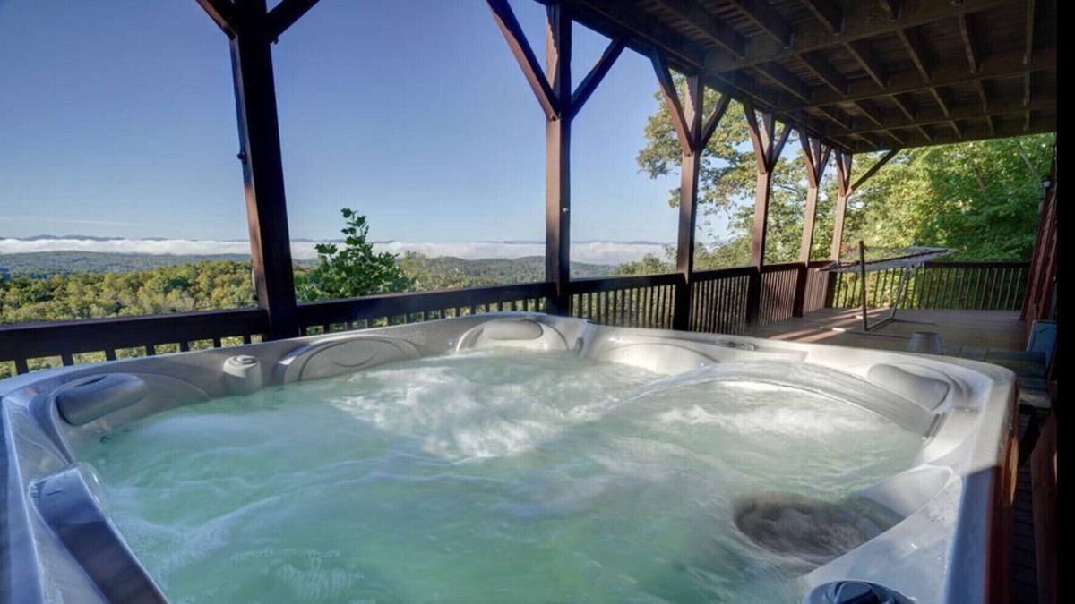 Murphy Cabin | Endless View Mountain Cabin with Hot Tub & 180° Long Range Views