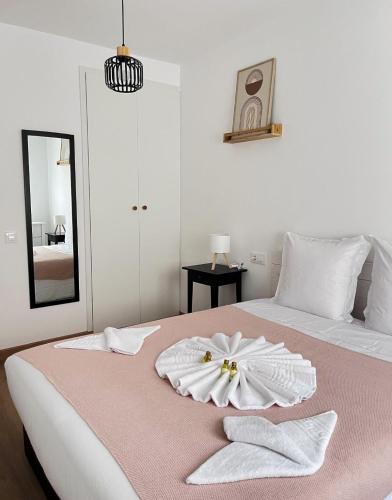 A Pontenova Apartment | Eneas I , II