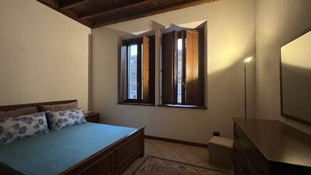 Mantua Apartment | Energetic apartment Walking distance to downtown Mantua and convenient to services