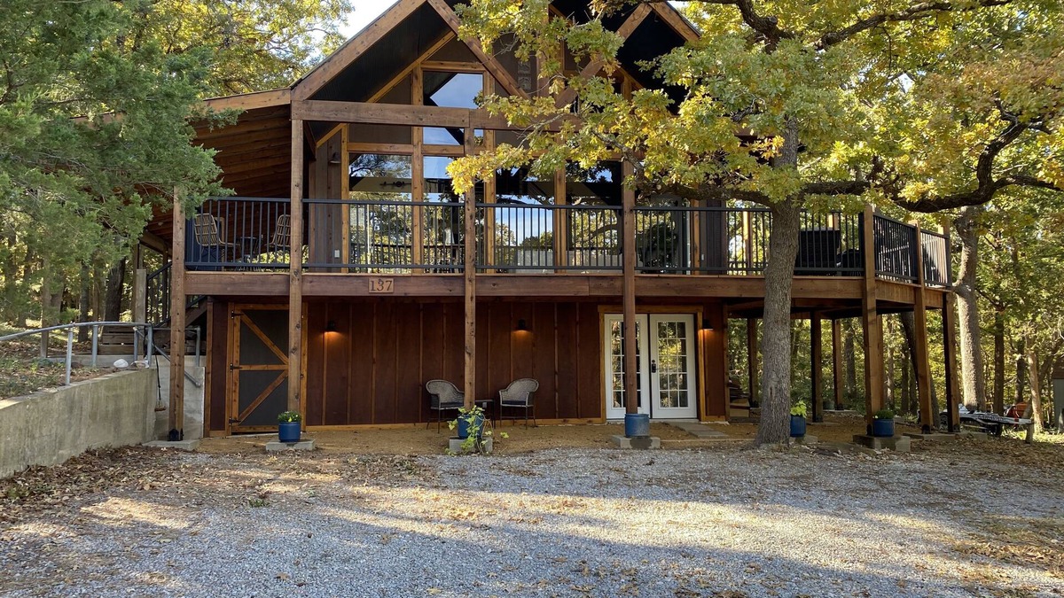 Pottsboro House | Engaging Texoma tri-story home in the trees with space for all personalities!