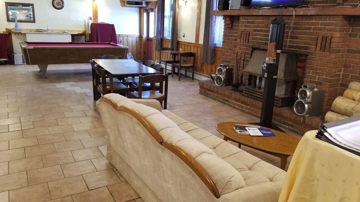 Timiskaming District Hotel | Englehart Inn