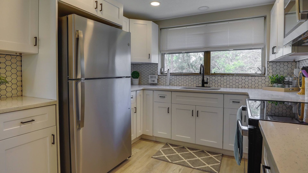 Grove City Cottage | Englewood Vacation Home w/Screened Porch!