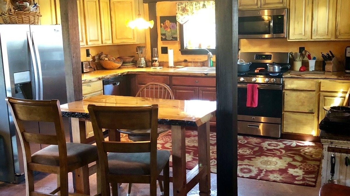 Town of White Creek Cottage | English style Cottage with Master bedroom bath, loft with sleeper, sleeps four.