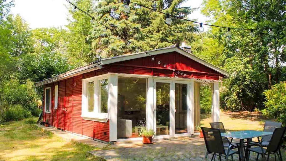 Kleinzerlang House | Enjoy your vacation on a spacious private property right by the water