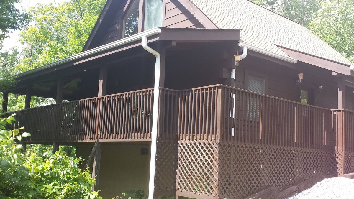 Sevierville Cabin | Enjoy 2 Vacations In One @ Douglas Lake Resort Hot Tub on the Deck Wifi