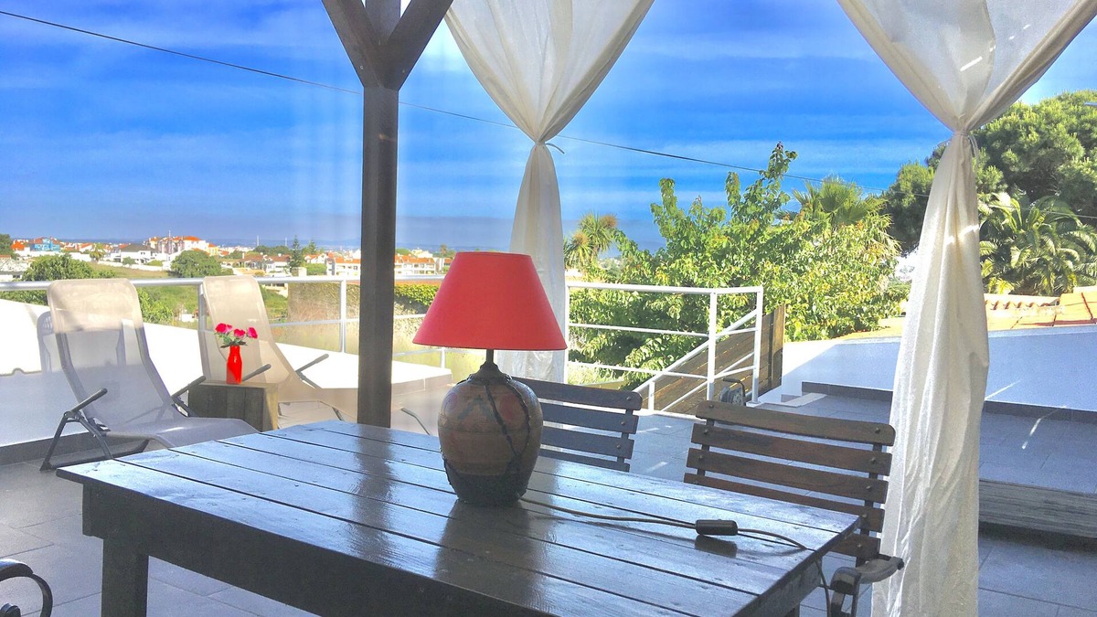 Caparica House | Enjoy a 50 m² terrace with a magnificent view