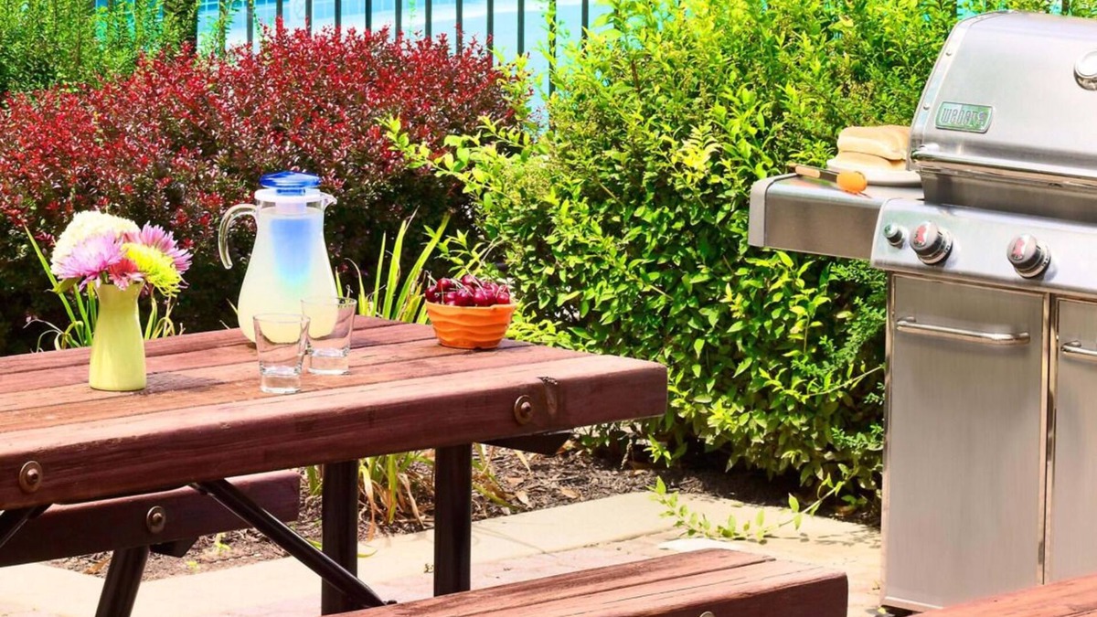 Dublin House | Enjoy a Comfortable & Convenience Stay! Free Parking, Pets are welcome!