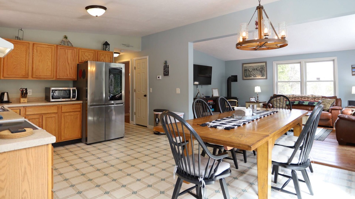 Campton House | Enjoy a Cozy White Mountain Adventure at this Private, Pet Friendly Home! (BR76C)