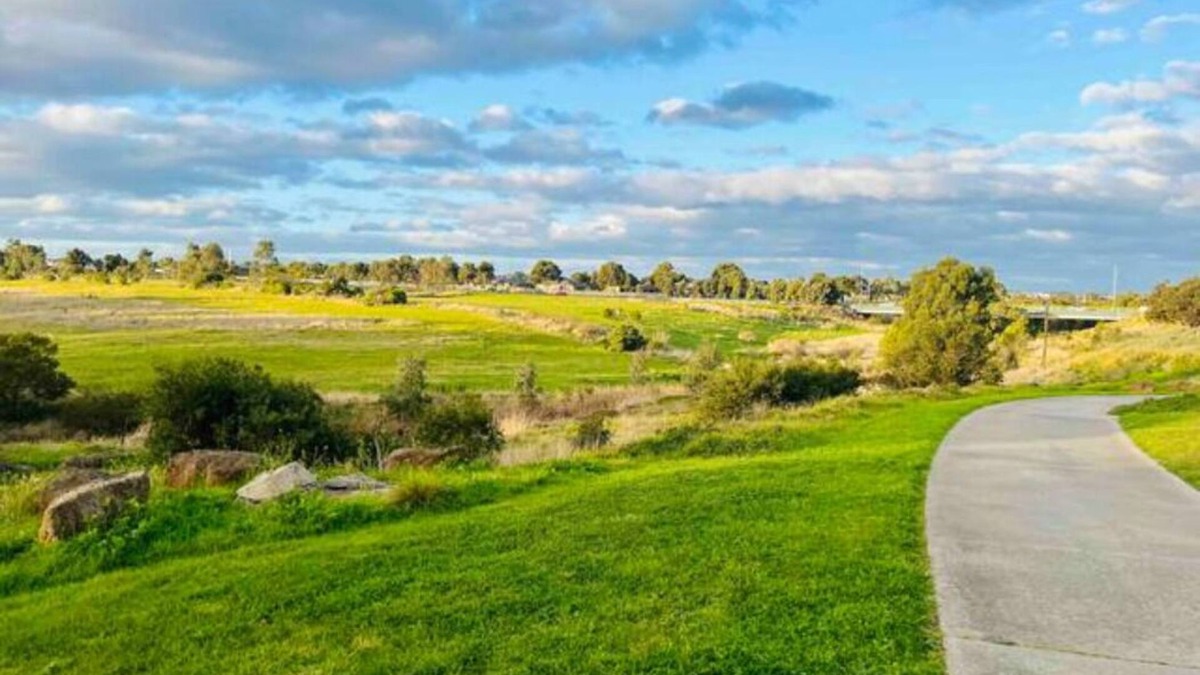 Burnside House | Enjoy a family-friendly stay with nature sunlight every your morning.