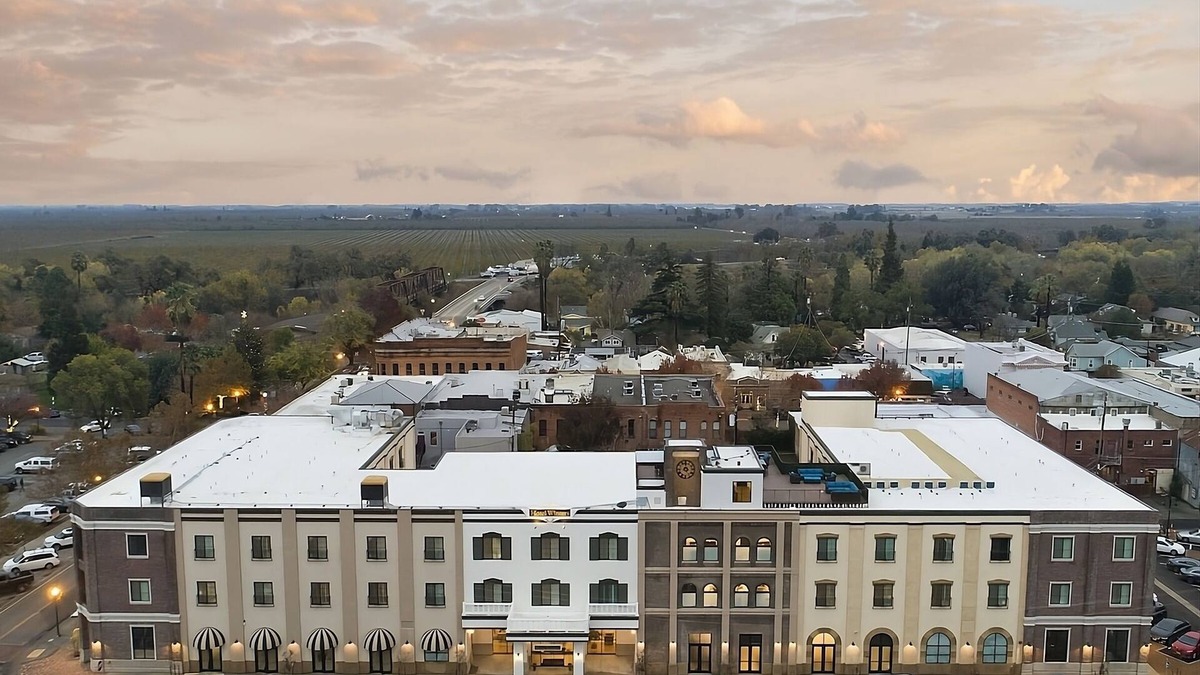 Winters Hotel | Enjoy a Hassle-Free Stay! Four Relaxing Units, Pets are Allowed, Free Parking!