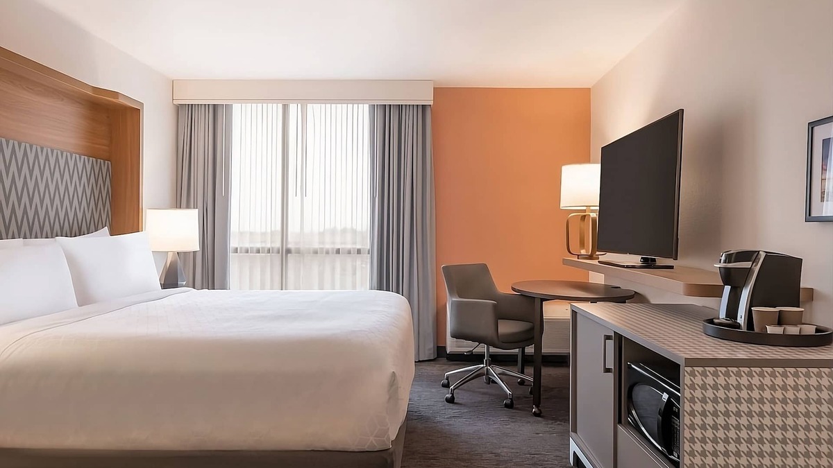 Fort Worth Hotel | Enjoy a Hassle-Free and Suiting Stay! Comfortable Unit! Indoor Swimming Pool