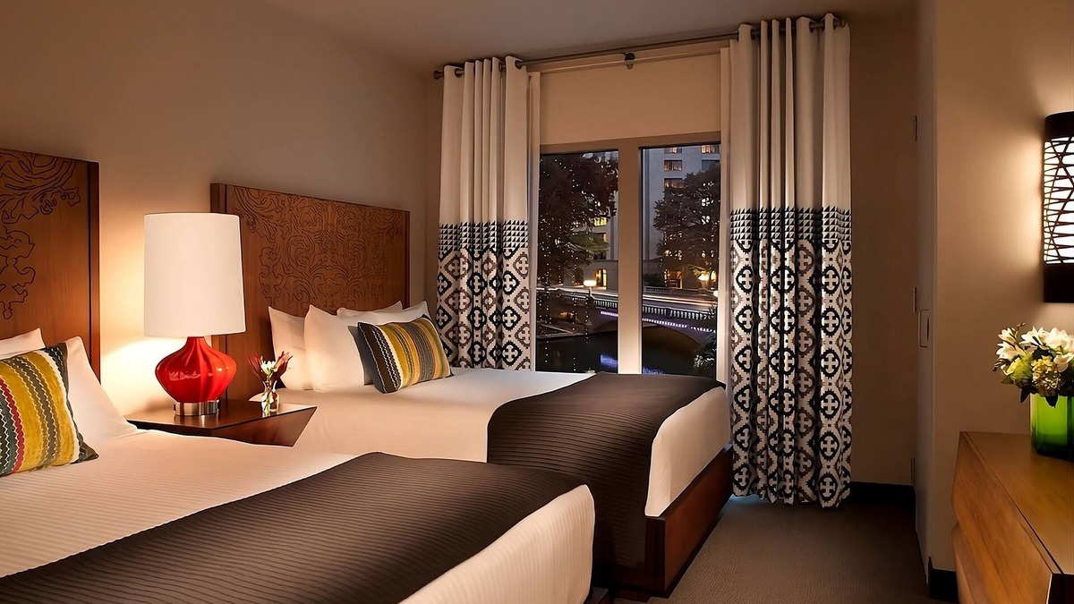 Downtown San Antonio Hotel | Enjoy a Hassle-free Stay! 2 River View Units, Outdoor Pool, Near Aztec Theatre