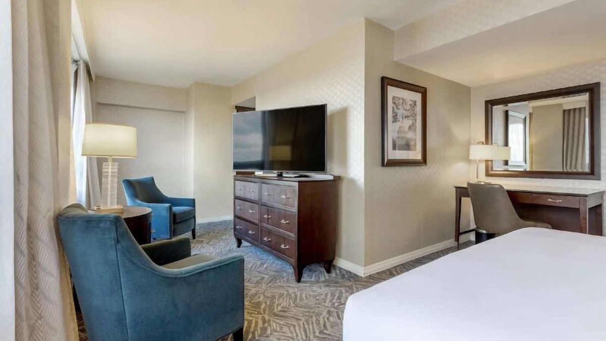 Dupont Circle Hotel | Enjoy a Hassle-Free and Suiting Stay! Pet-friendly Property, Outdoor Pool!