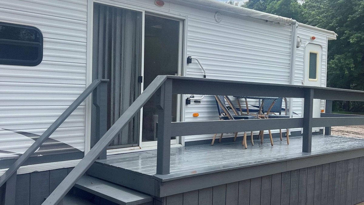 North Bay Shore House | Enjoy a little bit of country living in this park model two bedroom trailer home