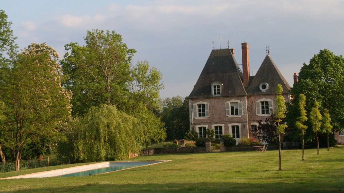 Brinon-sur-Sauldre Other | Enjoy a Louis XIII château with heated pool in Loire Valley at 1h30 from Paris.
