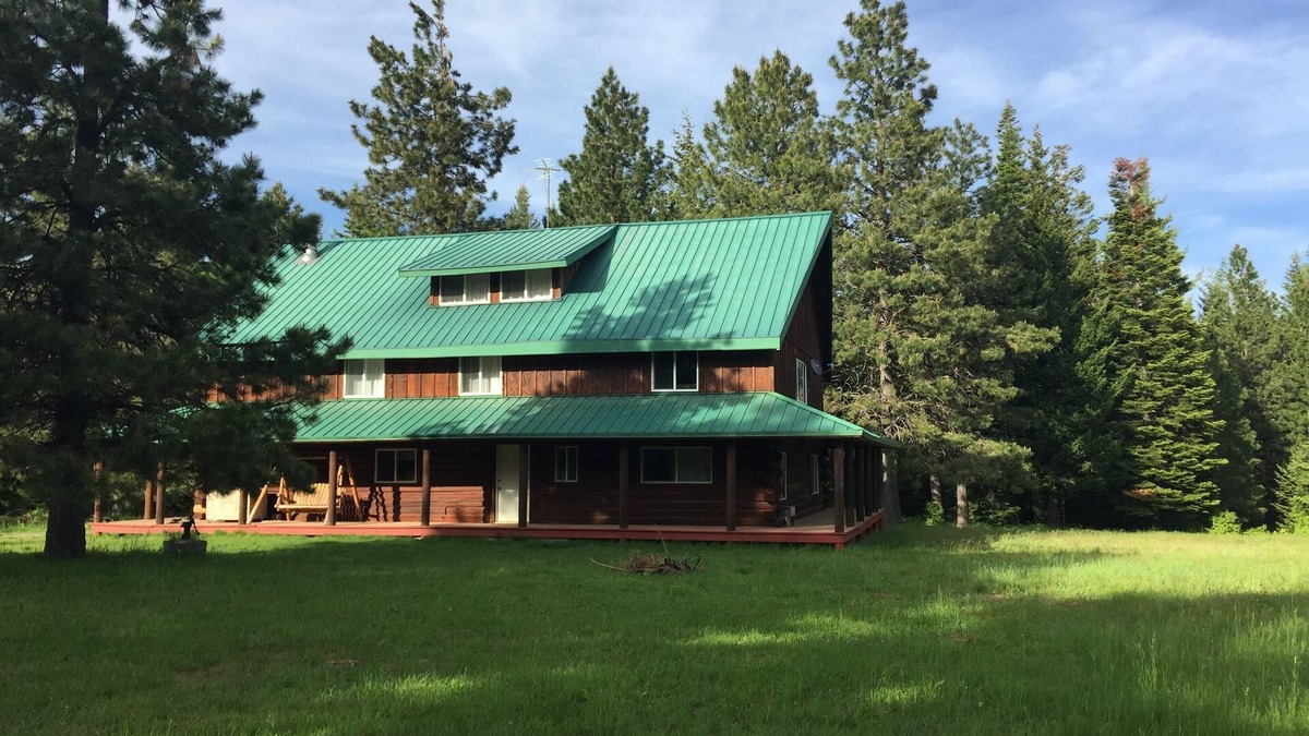 Weston Cabin | Enjoy a mountain getaway!