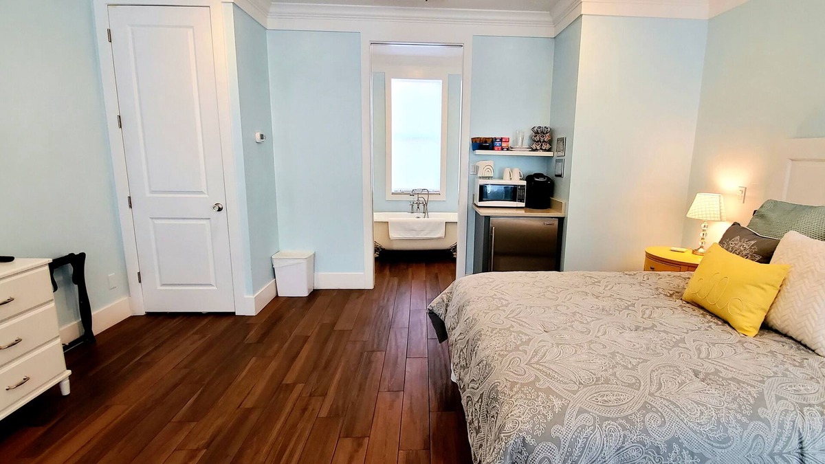 Toquerville House | Enjoy a night in a restored piece of history in the heart of Toquerville, Utah!