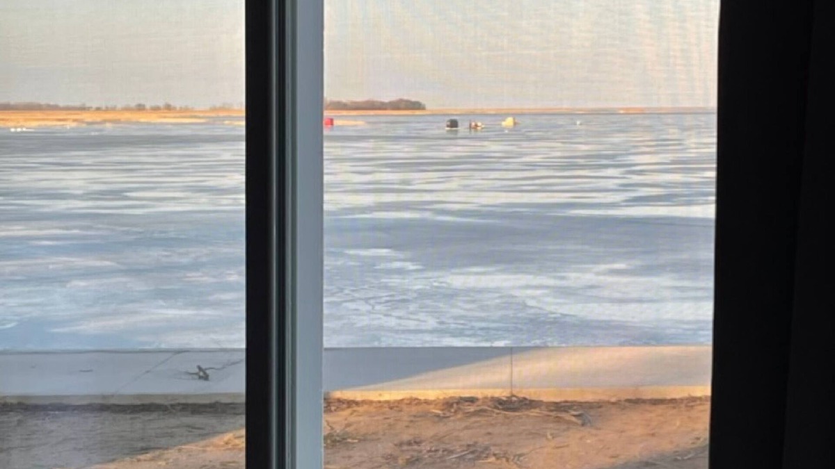 Linwood House | Enjoy a panoramic view from a private home on the water
