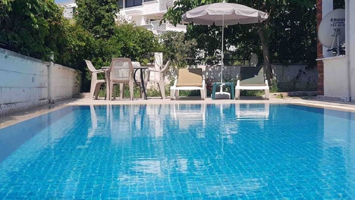 Side Apartment | Enjoy a peaceful central location. close to everything, truly home from home