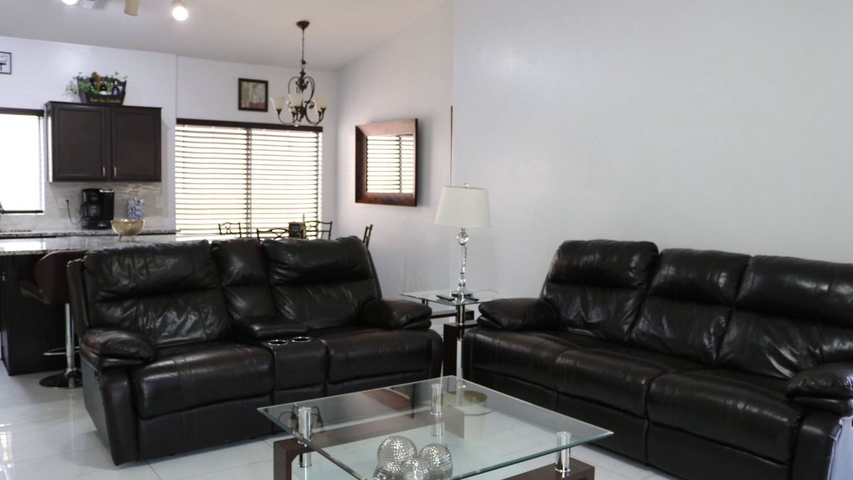 Rancho Sahuarita House | Enjoy a peaceful, comfortable, unique and family-friendly time at Casa Leeza.