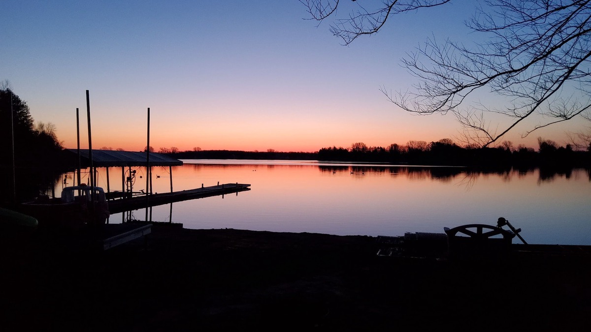 Kiel Cottage | Enjoy a relaxing vacation on a lake (1 Bedroom (sleeps 4))