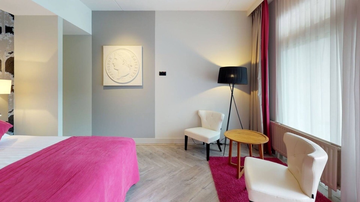 Municipality of Zeist House | Enjoy a Restful Retreat with On-site Dining, Free Parking, and Peaceful Surround