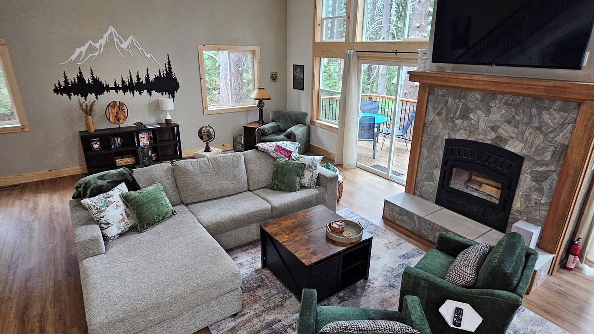 Pla-Vada Woodlands House | Enjoy a spacious quiet retreat at our newly built beautiful home.