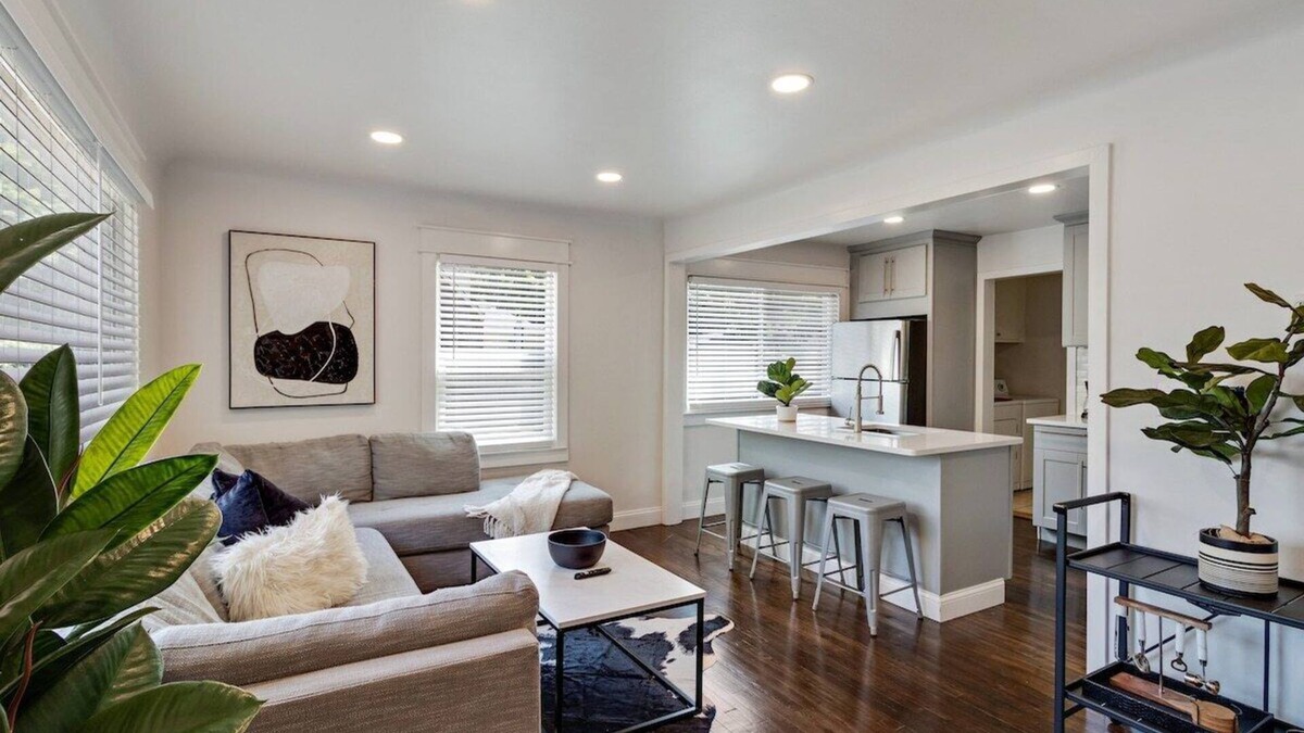 Ferndale House | Enjoy a stay this cozy home in the heart of Ferndale