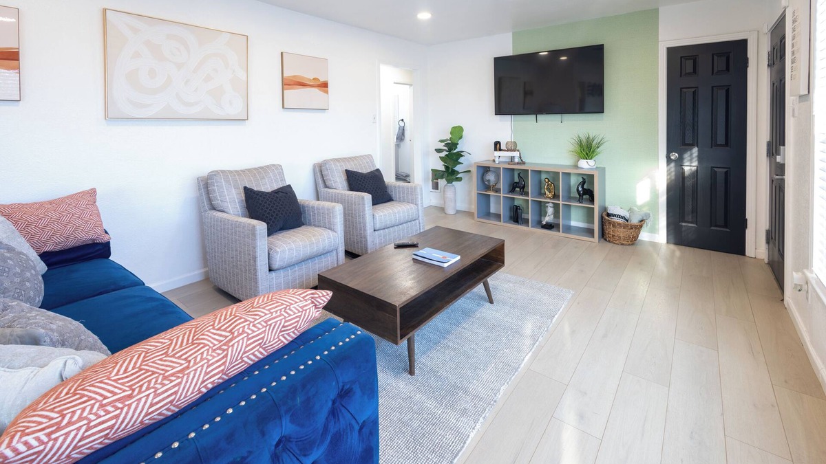 Midland House | Enjoy a stylish experience at this centrally-located place.