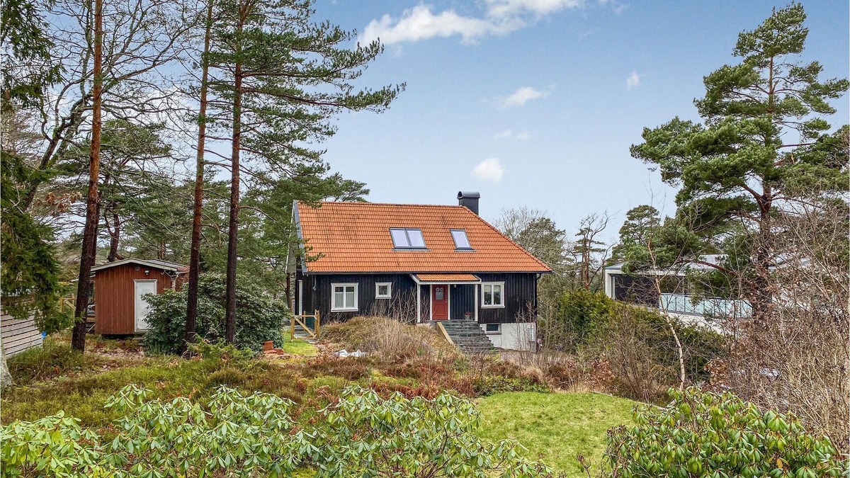 Saro House | Enjoy a wonderful vacation by the sea in this comfortable vacation home!