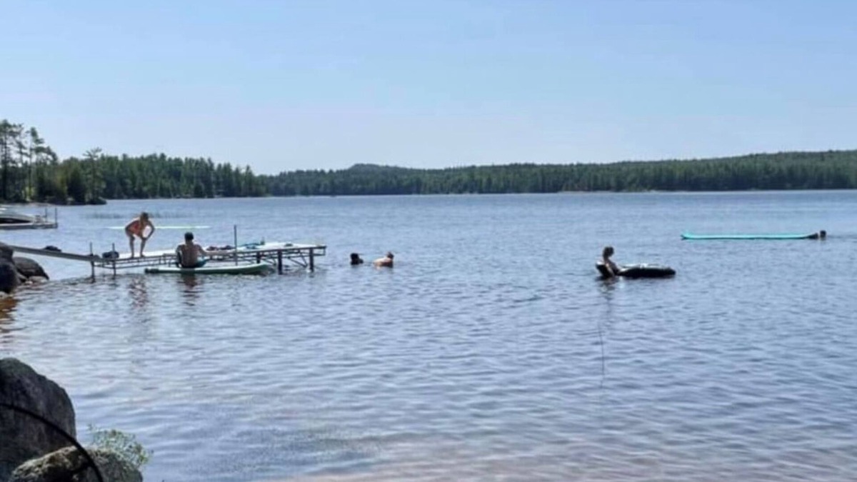 Beddington House | Enjoy all seasons on Pleasant River Lake