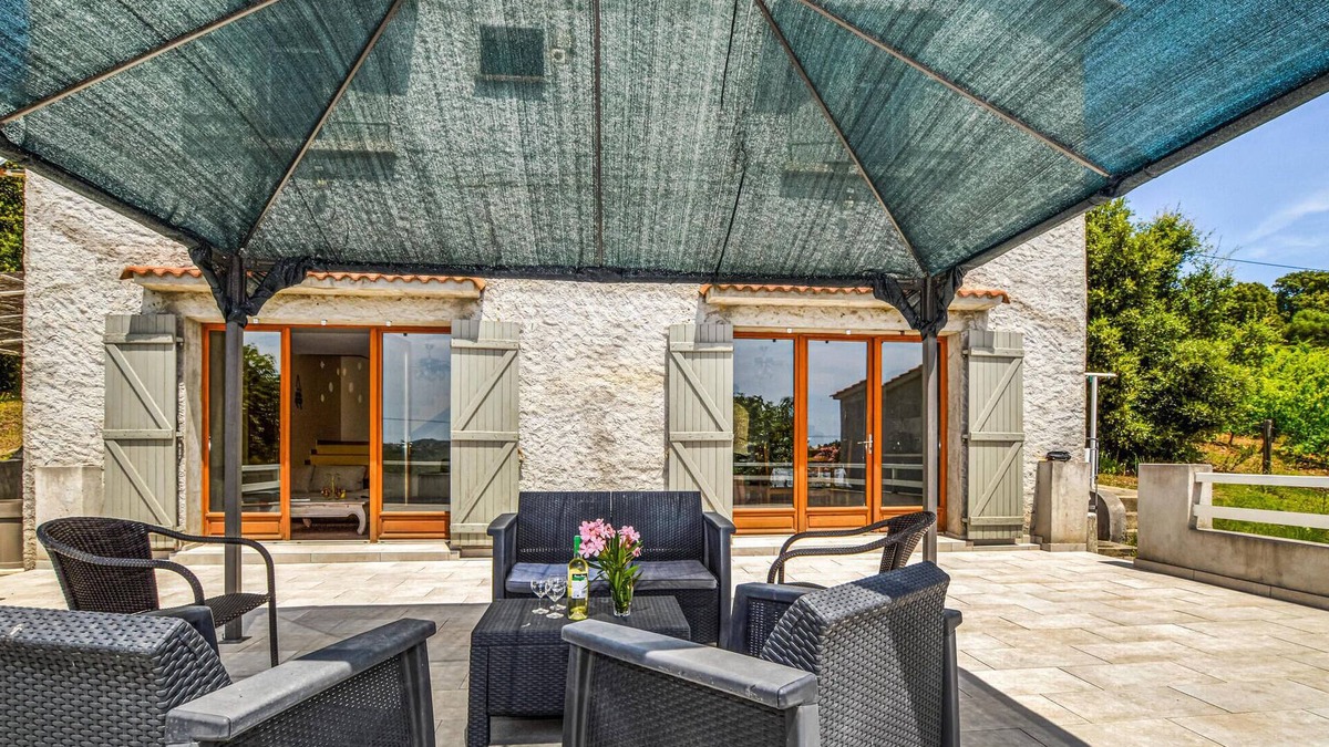Giuncaggio House | Enjoy an unforgettable time in this homely vacation home with pool and landscape panorama.