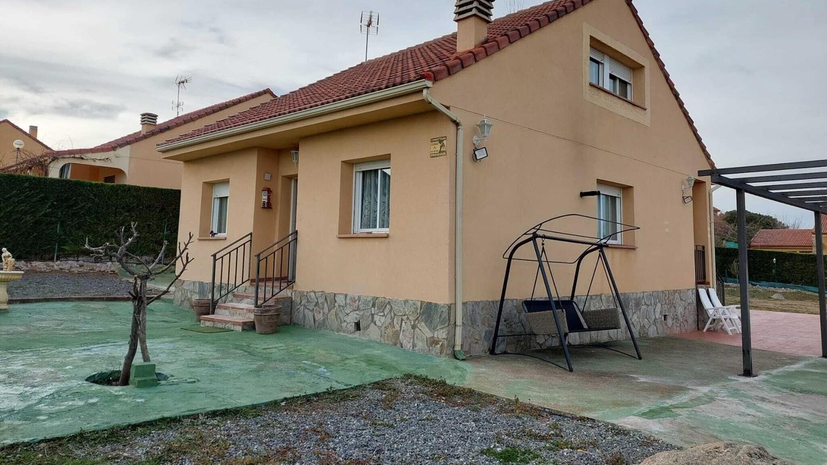 Zarzuela del Monte House | Enjoy and relax in the Robledal